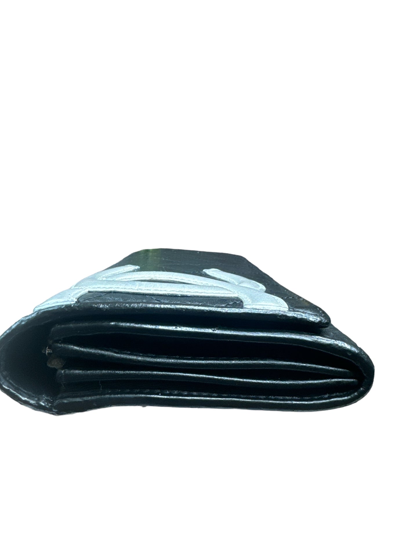 Used CHANEL
Calfskin Quilted Cambon Flap Wallet Black White