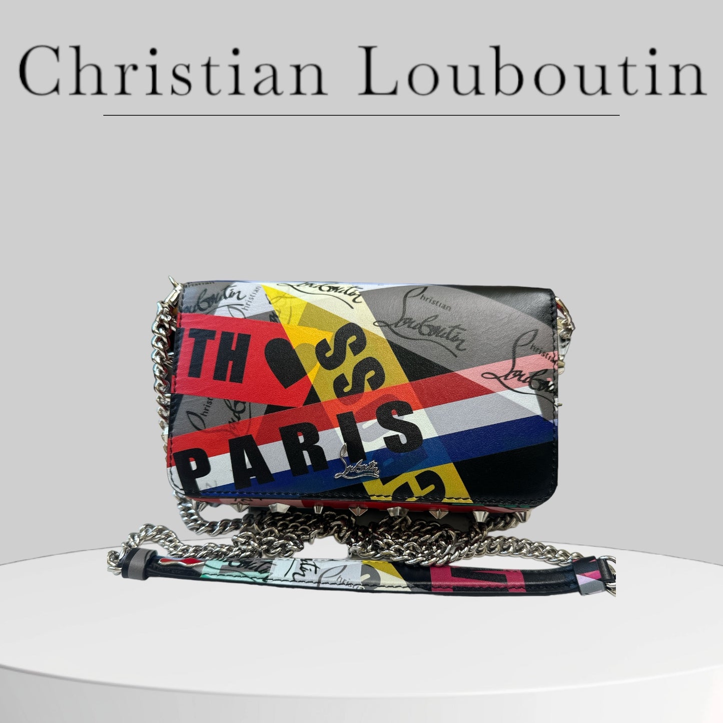 Pre-owned A+ condition CHRISTIAN LOUBOUTIN
Calfskin Patent graffiti Crossbody studded