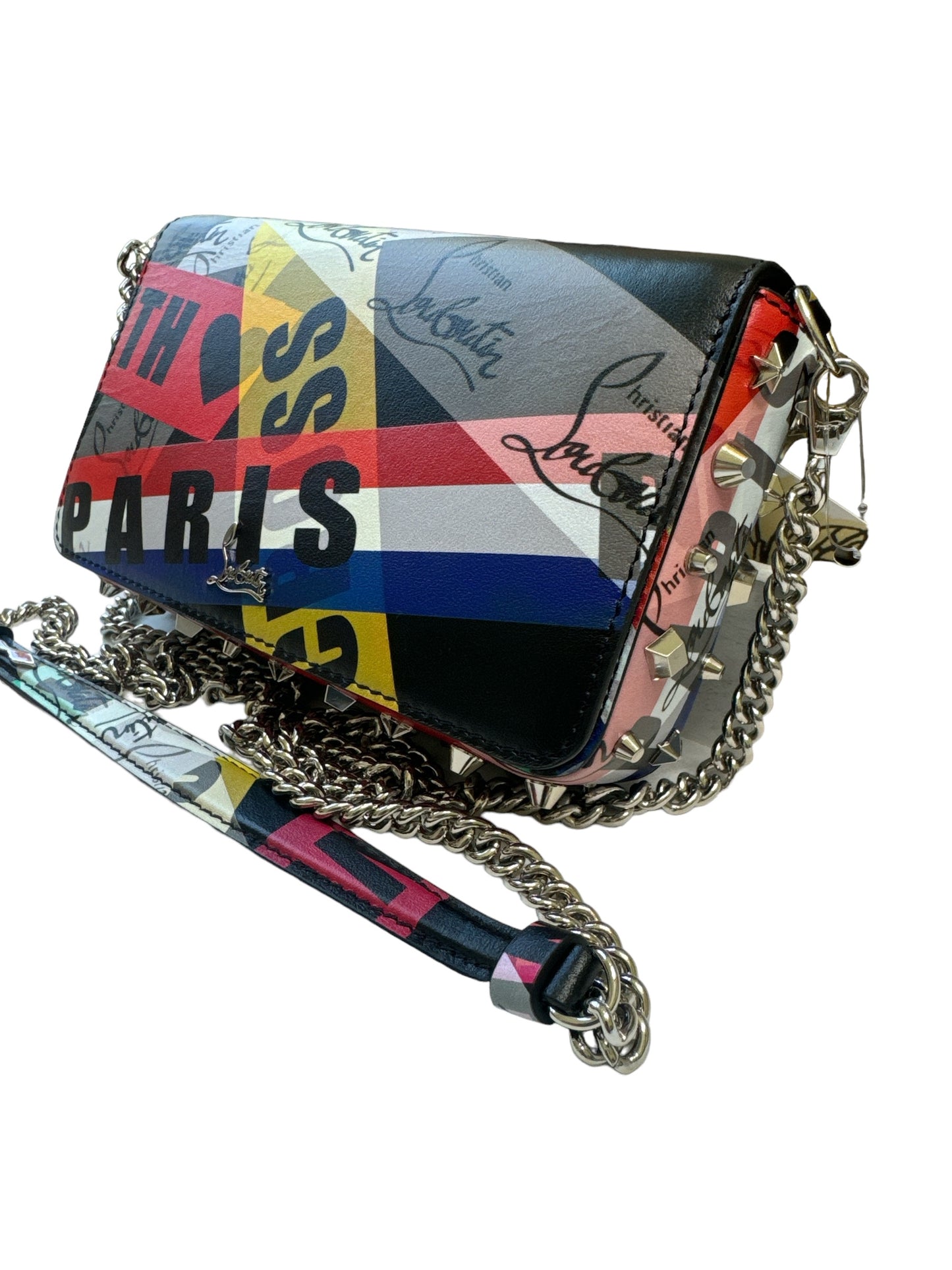 Pre-owned A+ condition CHRISTIAN LOUBOUTIN
Calfskin Patent graffiti Crossbody studded