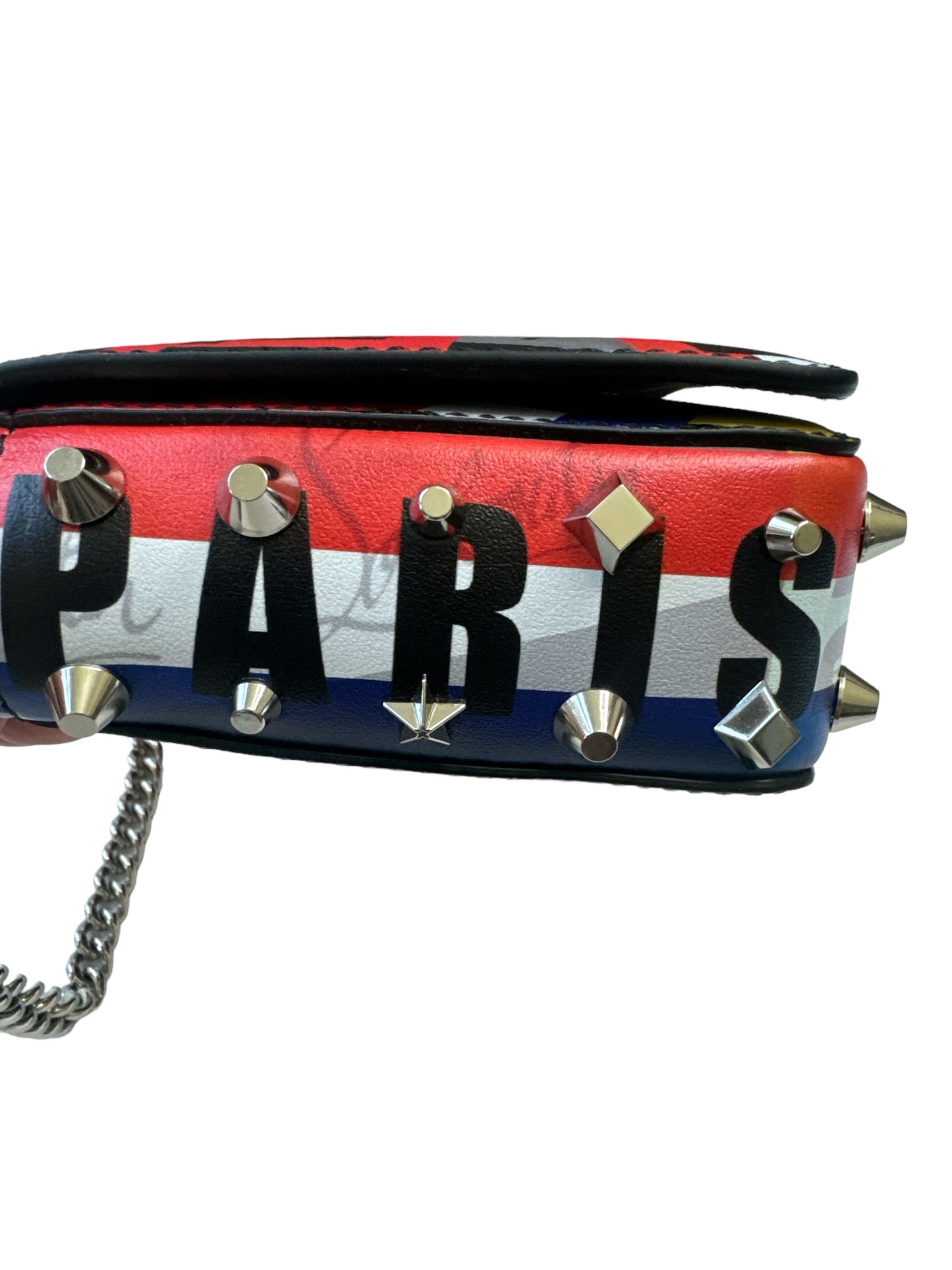 Pre-owned A+ condition CHRISTIAN LOUBOUTIN
Calfskin Patent graffiti Crossbody studded