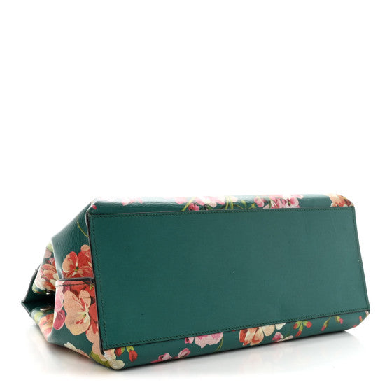 Pre-owned GUCCI
Shangai Calfskin Blooms Print Medium Bamboo Daily Top Handle Bag Clear Bright Emerald Multicolor