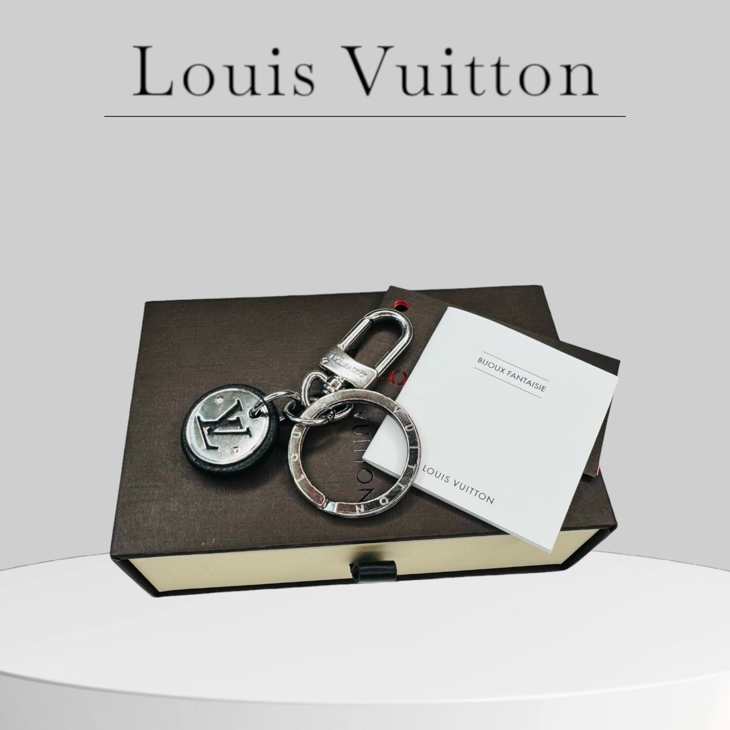 Pre-owned Authentic Louis Vuitton Keychain luxury, Porte Cle Silver, Black