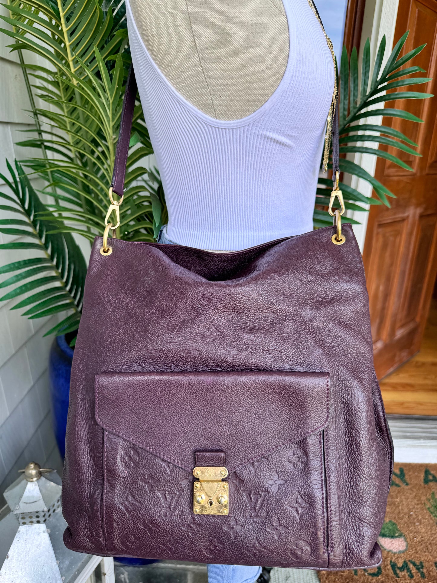 Pre-loved LOUIS VUITTON
Empreinte Metis Aube