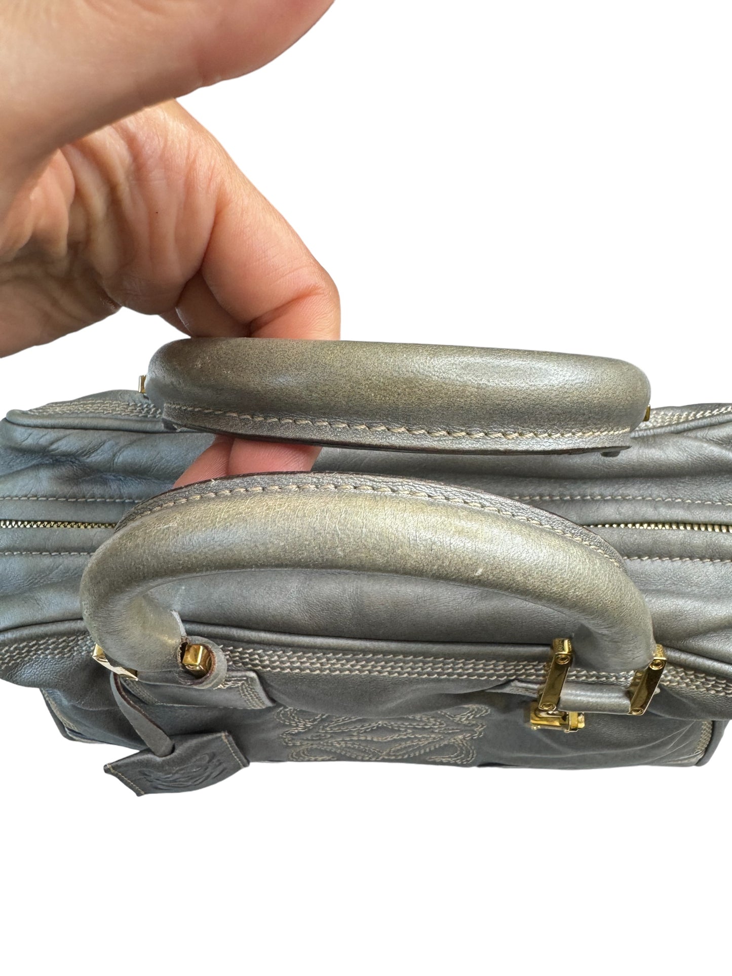 Pre-loved LOEWE
Loewe Amazona 36 Leather Handbag