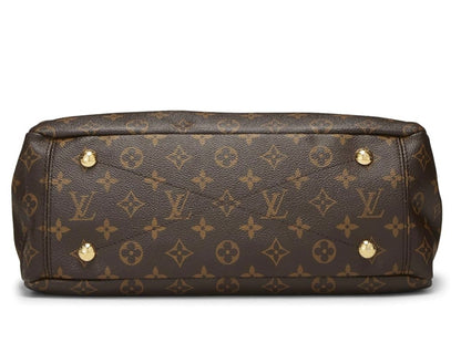 Pre-owned Louis Vuitton
Pre-Loved Red Monogram Canvas Pallas, Burgundy