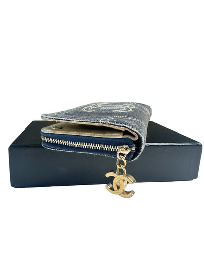 Pre-owed excellent condition Chanel Denim CC Zip Around Wallet