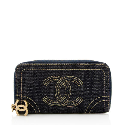 Pre-owed excellent condition Chanel Denim CC Zip Around Wallet