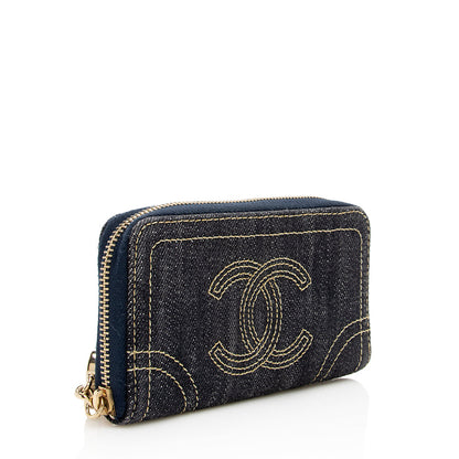 Pre-owed excellent condition Chanel Denim CC Zip Around Wallet